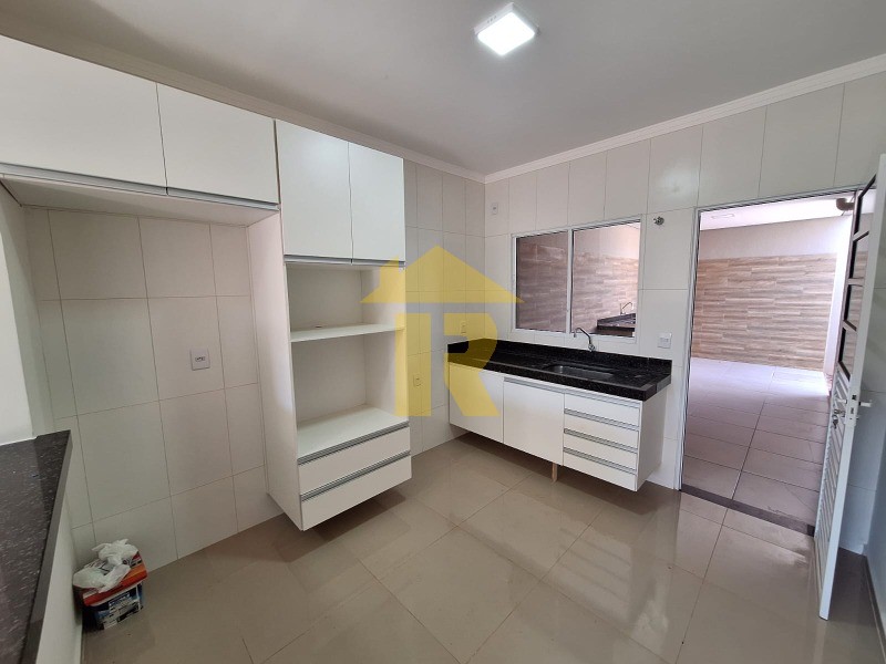 Casa com 3 quartos à venda e aluguel, 120m² — foto 10 de 32