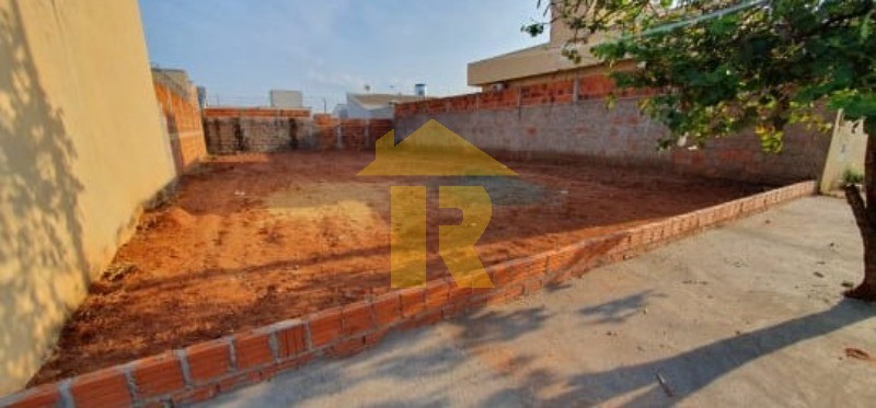 Terreno / Lote / Condomínio  à venda, 200m² — foto 1 de 2