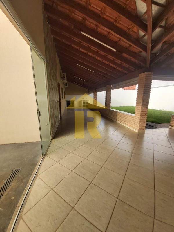 Casa com 3 quartos à venda e aluguel, 210m² — foto 42 de 46