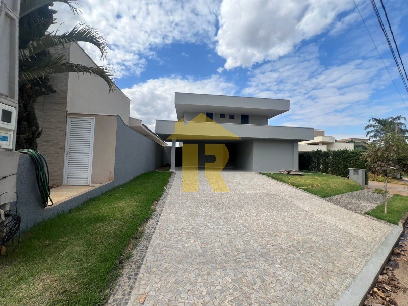Casa de Condomínio com 3 quartos à venda, 400m² — foto 1 de 25
