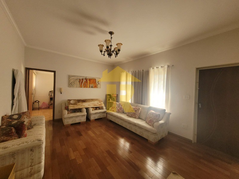 Casa com 3 quartos à venda, 330m² — foto 3 de 29