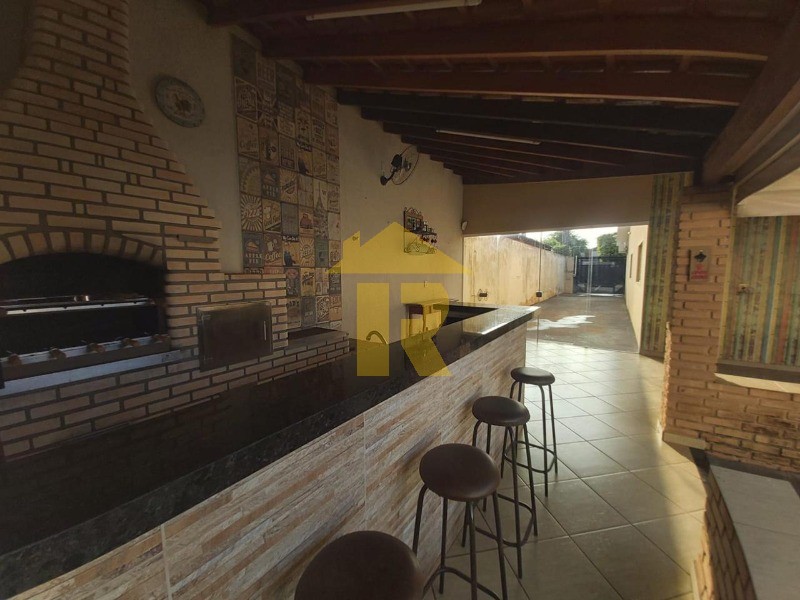 Casa com 3 quartos à venda e aluguel, 210m² — foto 1 de 46