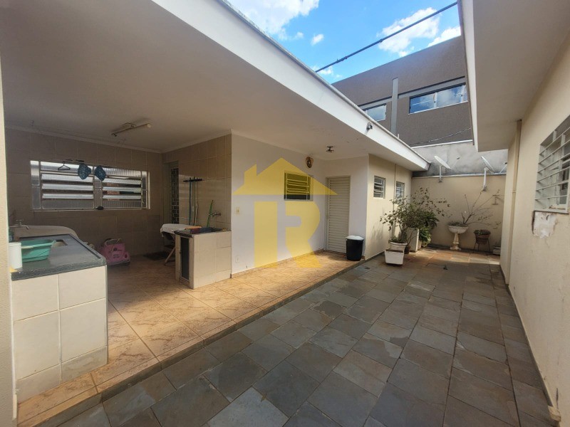 Casa com 3 quartos à venda, 330m² — foto 13 de 29