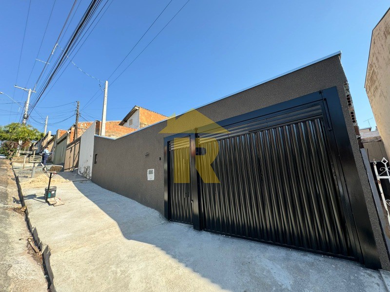 Casa com 3 quartos à venda, 120m² — foto 2 de 24