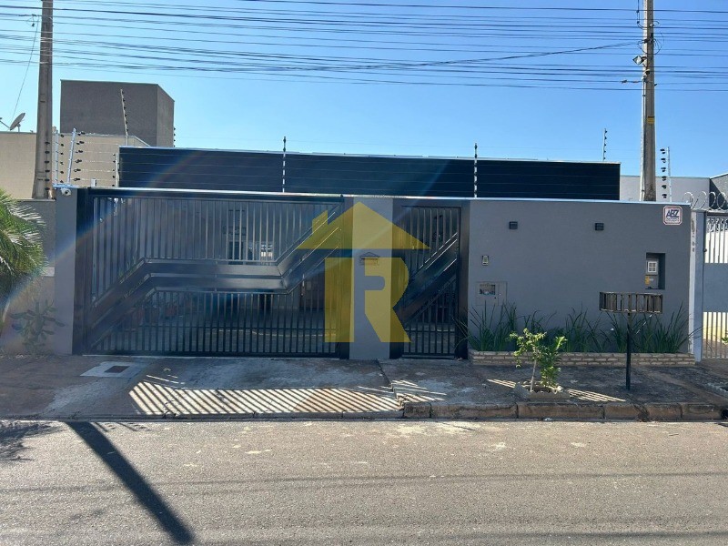 Casa com 3 quartos à venda, 170m² — foto 2 de 28