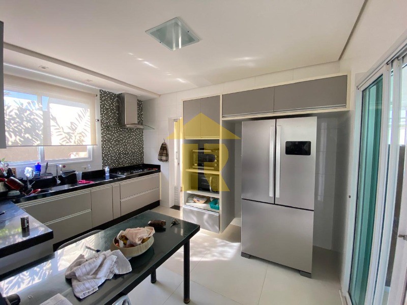 Casa de Condomínio com 3 quartos à venda, 300m² — foto 20 de 28