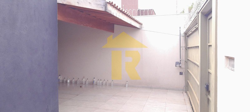 Casa com 2 quartos à venda, 190m² — foto 2 de 39