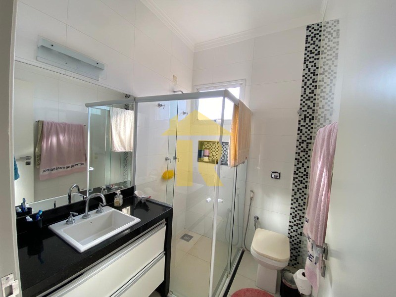 Casa de Condomínio com 3 quartos à venda, 300m² — foto 15 de 28