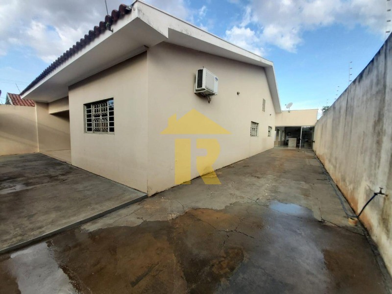 Casa com 3 quartos à venda e aluguel, 210m² — foto 6 de 46