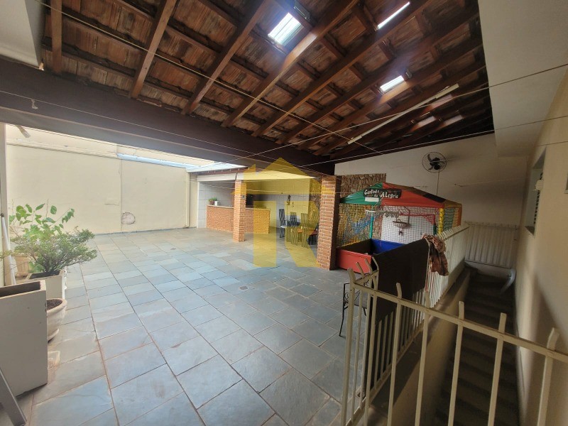Casa com 3 quartos à venda, 330m² — foto 22 de 29