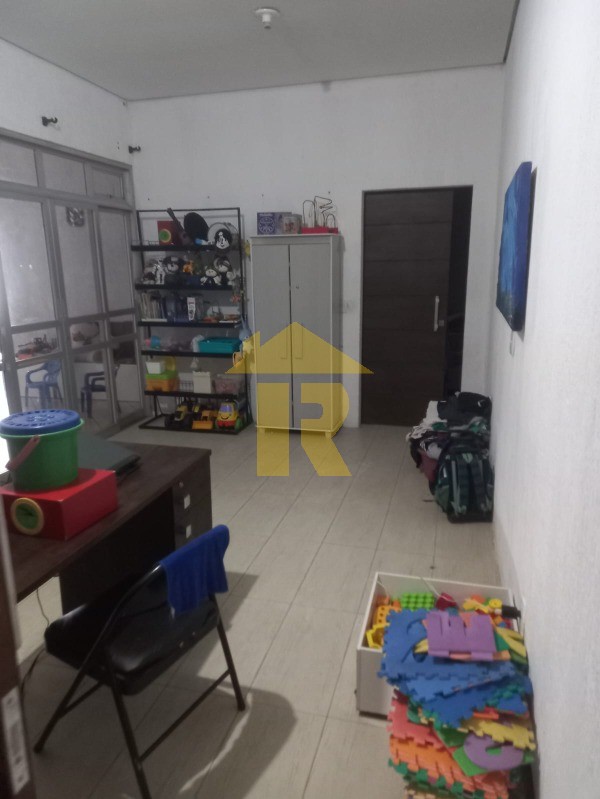 Casa com 3 quartos à venda, 300m² — foto 16 de 22