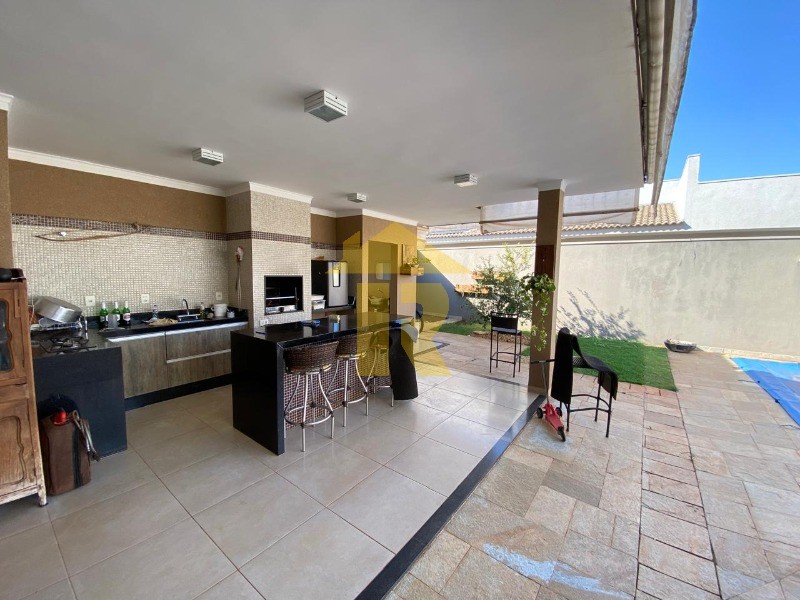 Casa de Condomínio com 3 quartos à venda, 300m² — foto 23 de 28