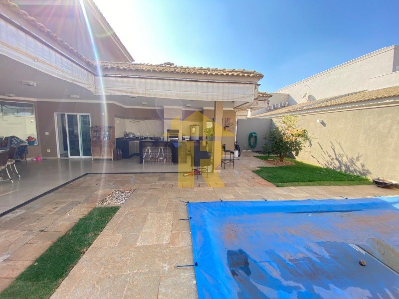 Casa de Condomínio com 3 quartos à venda, 300m² — foto 25 de 28