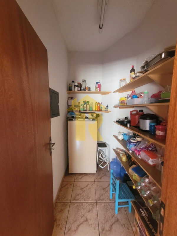 Casa com 3 quartos à venda, 330m² — foto 12 de 29