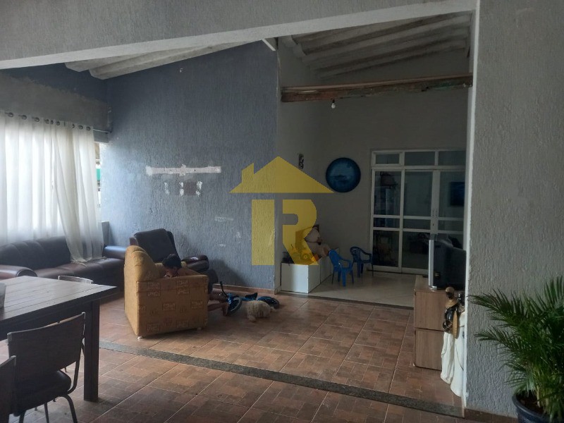 Casa com 3 quartos à venda, 300m² — foto 9 de 22
