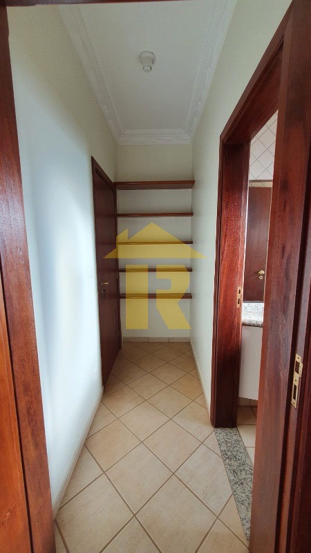 Casa de Condomínio com 4 quartos à venda e aluguel, 446m² — foto 39 de 58