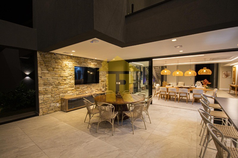 Casa com 6 quartos à venda — foto 15 de 95