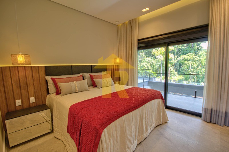 Casa com 6 quartos à venda — foto 67 de 95