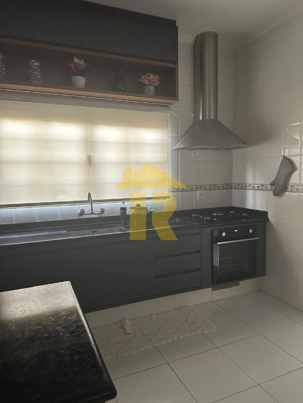 Casa com 3 quartos à venda, 250m² — foto 5 de 17