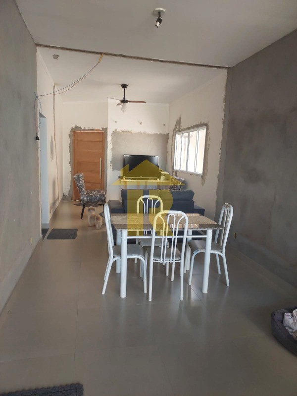 Casa com 3 quartos à venda, 115m² — foto 3 de 25