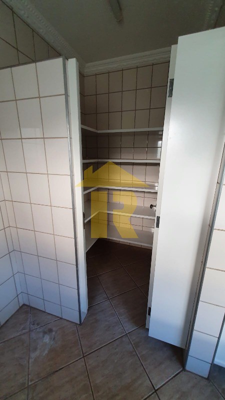 Casa de Condomínio com 4 quartos à venda e aluguel, 446m² — foto 15 de 58