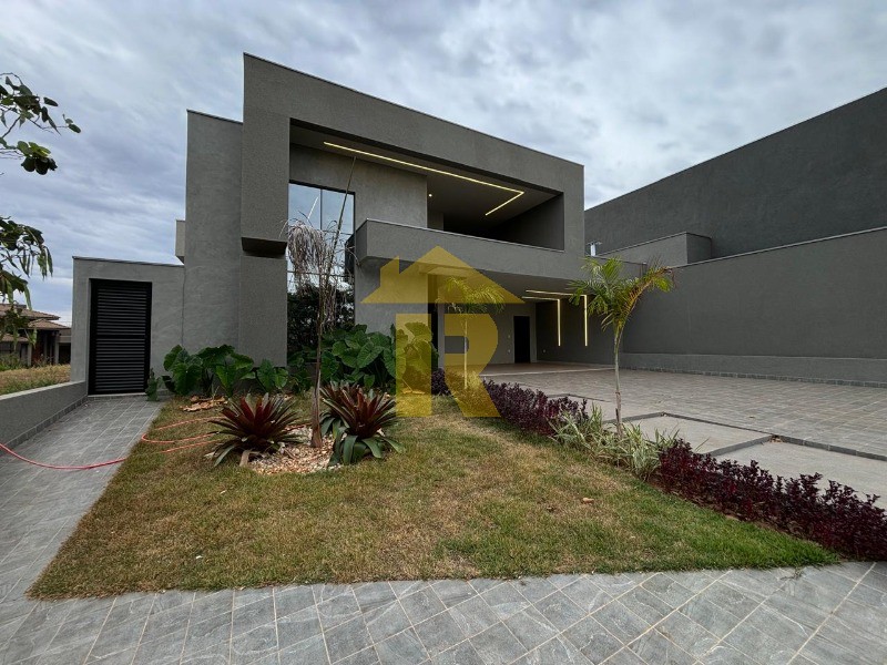 Casa de Condomínio com 3 quartos à venda, 206m² — foto 2 de 26