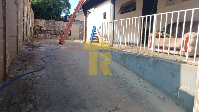 Casa com 2 quartos à venda, 65m² — foto 2 de 11