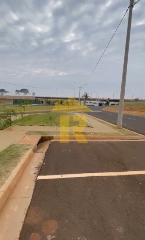 Terreno / Lote / Condomínio  à venda, 296m² — foto 2 de 22