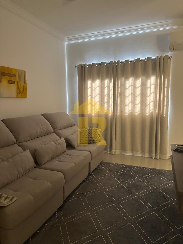 Casa com 3 quartos à venda, 250m² — foto 2 de 17