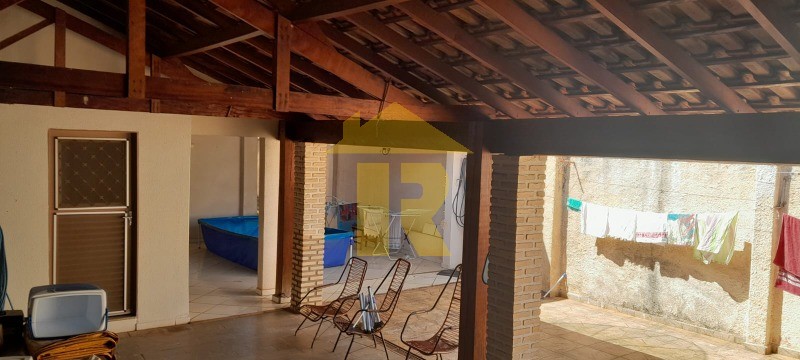 Casa com 2 quartos à venda, 300m² — foto 10 de 29
