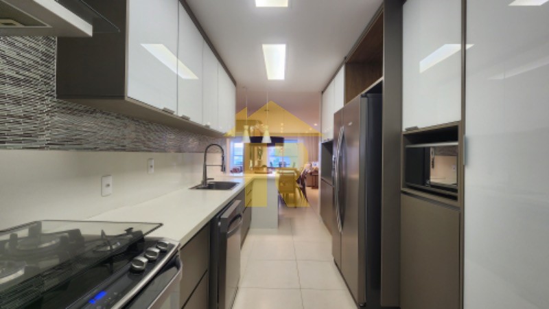 Apartamento com 4 quartos à venda, 153m² — foto 2 de 38