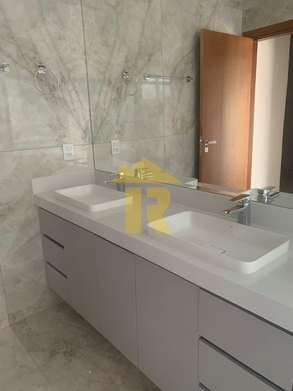 Casa de Condomínio com 3 quartos à venda, 206m² — foto 8 de 26