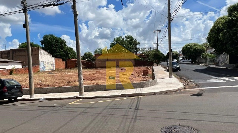 Terreno / Lote / Condomínio  à venda, 815m² — foto 1 de 8
