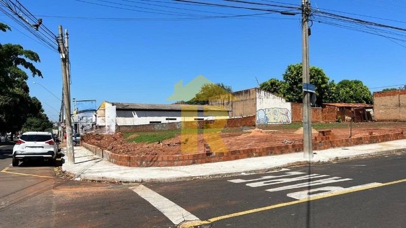 Terreno / Lote / Condomínio  à venda, 815m² — foto 2 de 8
