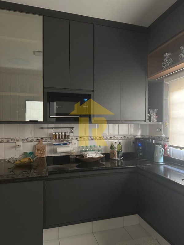 Casa com 3 quartos à venda, 250m² — foto 6 de 17