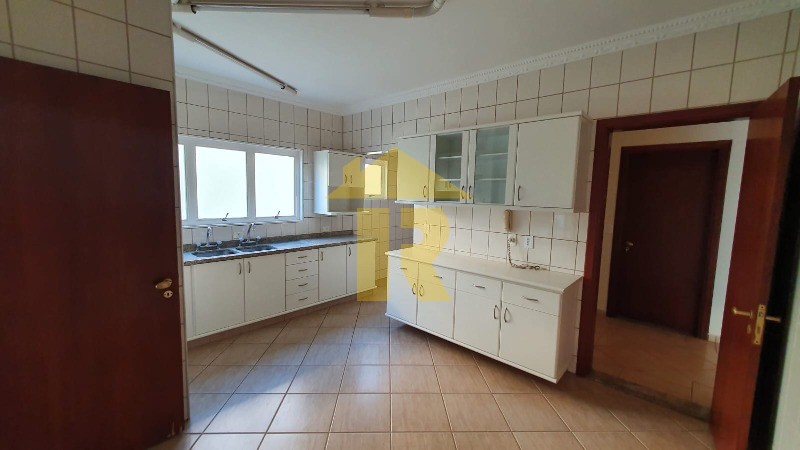 Casa de Condomínio com 4 quartos à venda e aluguel, 446m² — foto 13 de 58