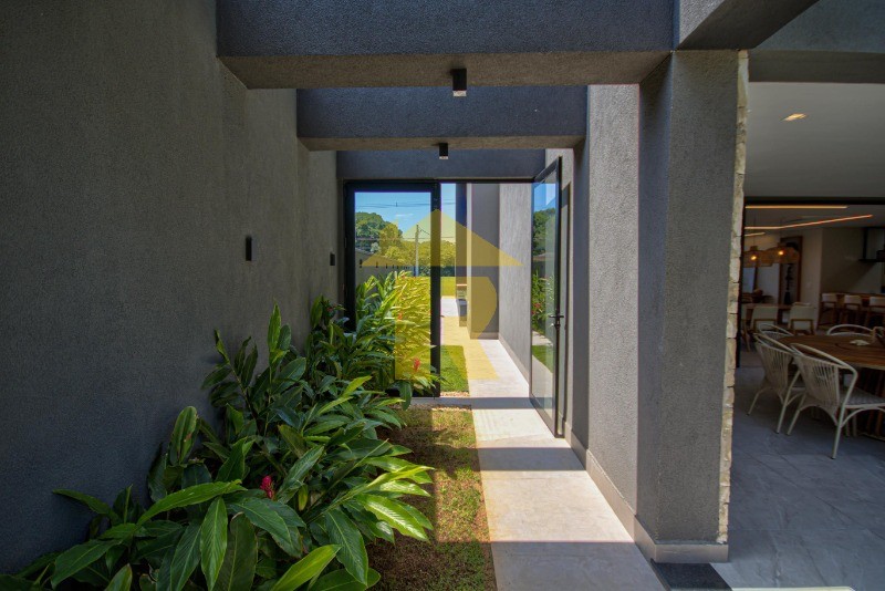 Casa com 6 quartos à venda — foto 49 de 95