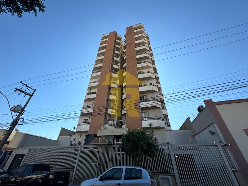 Apartamento com 3 quartos à venda, 111m² — foto 2 de 18