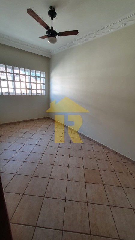 Casa de Condomínio com 4 quartos à venda e aluguel, 446m² — foto 50 de 58