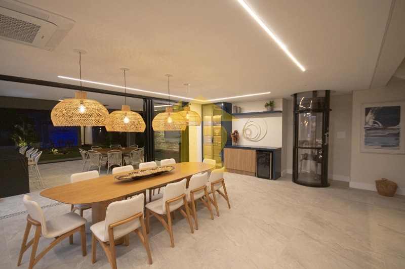 Casa com 6 quartos à venda — foto 6 de 95