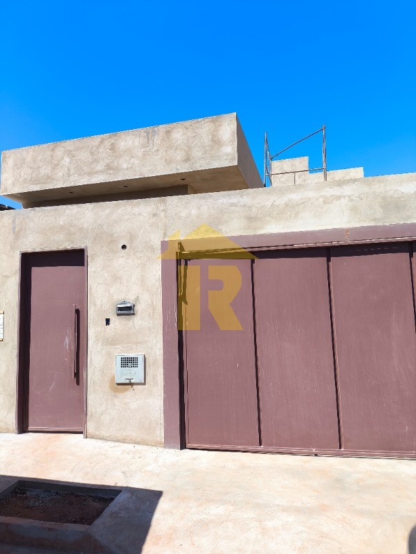 Casa com 3 quartos à venda, 135m² — foto 1 de 20