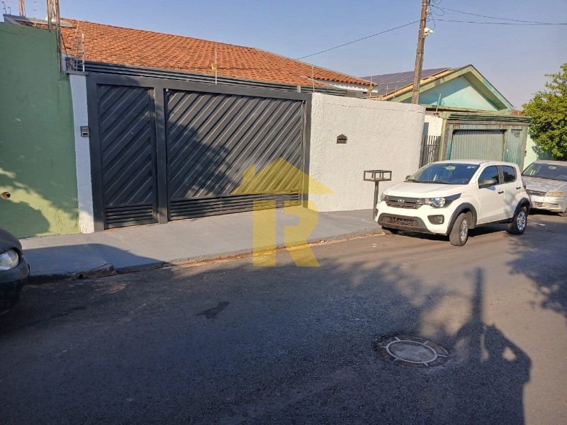 Casa com 3 quartos à venda, 158m² — foto 1 de 24