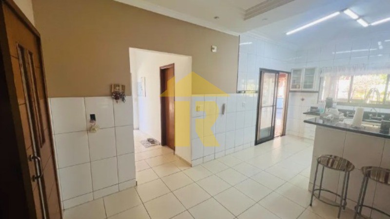 Casa de Condomínio com 5 quartos à venda e aluguel, 600m² — foto 27 de 30