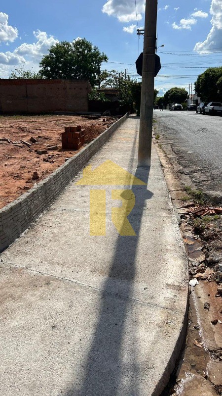Terreno / Lote / Condomínio  à venda, 815m² — foto 4 de 8