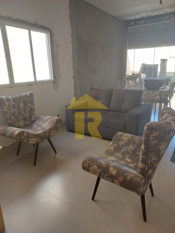 Casa com 3 quartos à venda, 115m² — foto 4 de 25