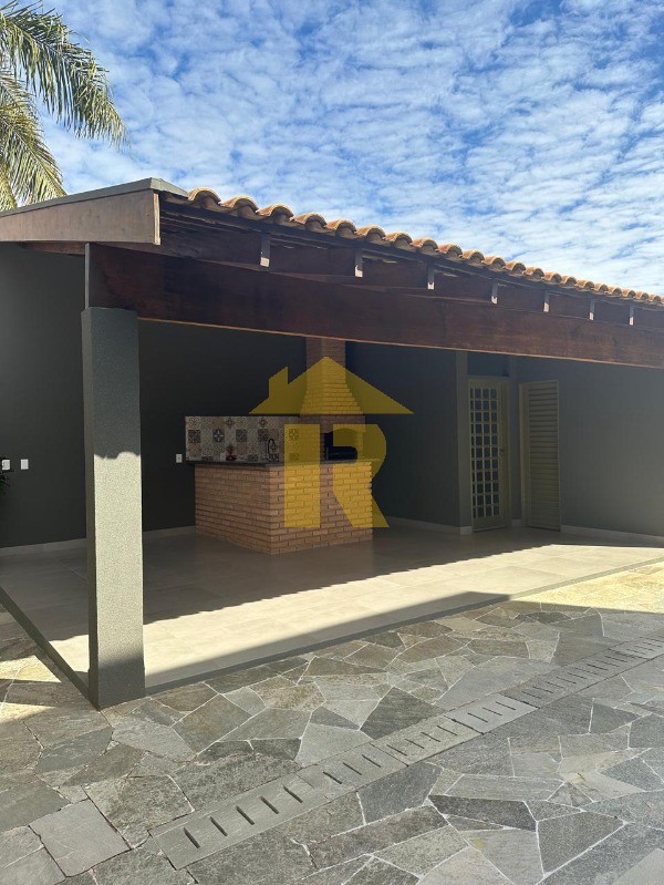 Casa com 3 quartos à venda, 250m² — foto 14 de 17