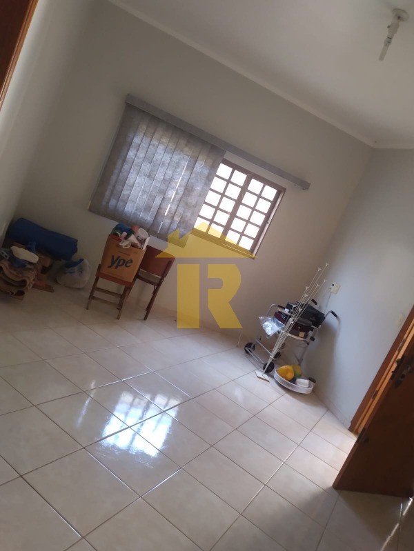 Casa com 2 quartos à venda, 300m² — foto 16 de 29