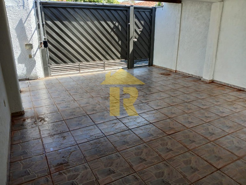 Casa com 3 quartos à venda, 158m² — foto 2 de 24