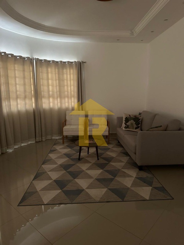 Casa com 3 quartos à venda, 250m² — foto 1 de 17