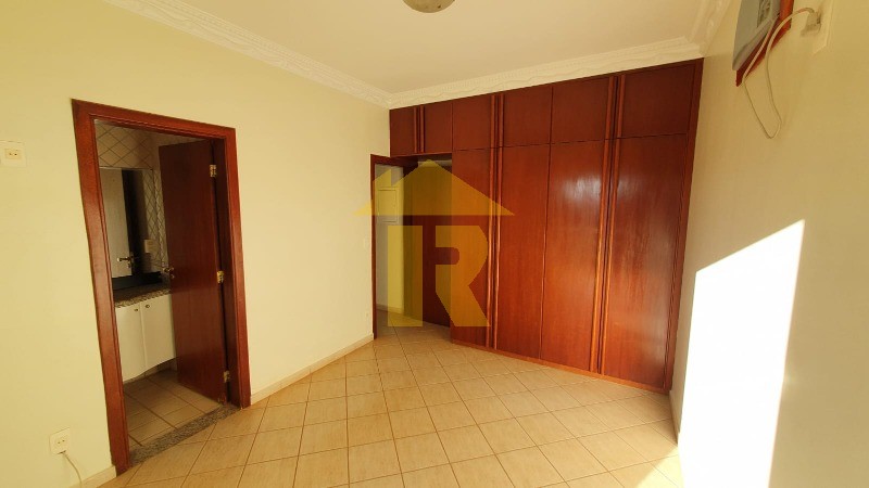 Casa de Condomínio com 4 quartos à venda e aluguel, 446m² — foto 32 de 58